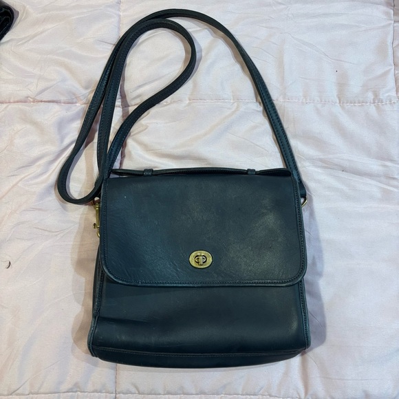 Old Coach shoulder bag handbag Navy leather Vintage makesurelook the photographs - Picture 1 of 8